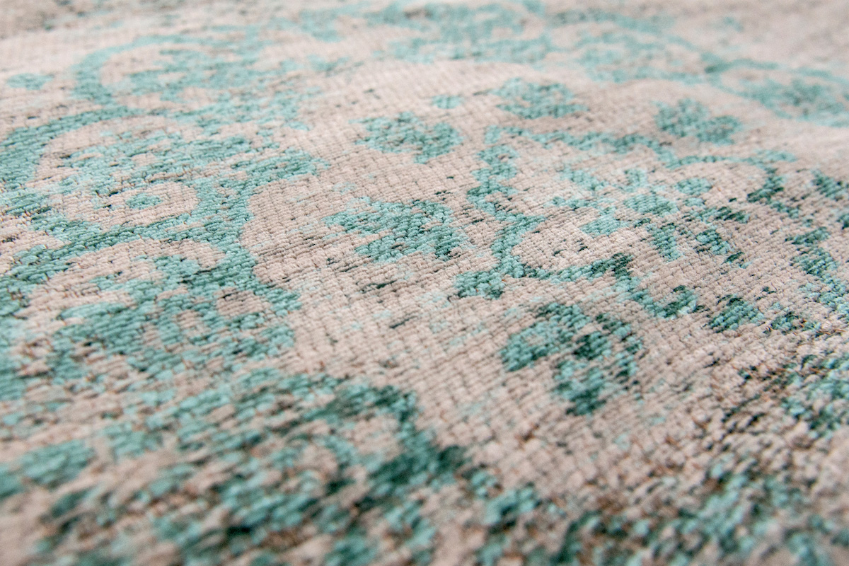 Vloerkleed vintage medaillon grijs groen stoer Louis de Poortere 8259 detail 1