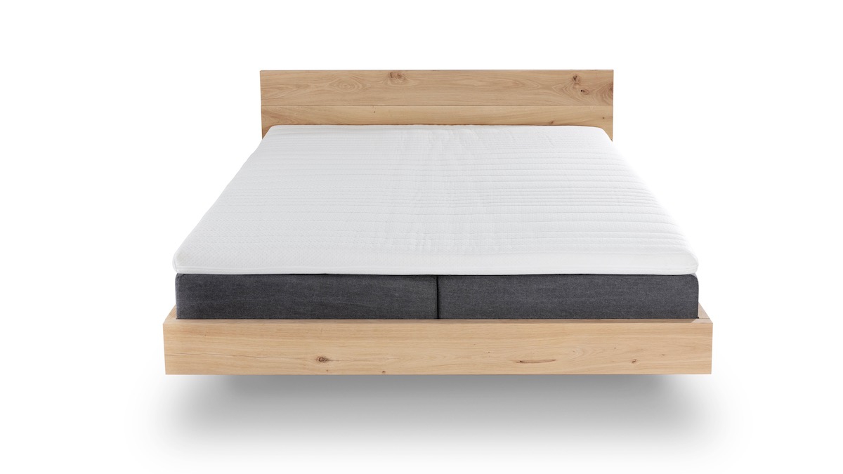 Zwevend massief eiken bed Zwevend massief eiken bed