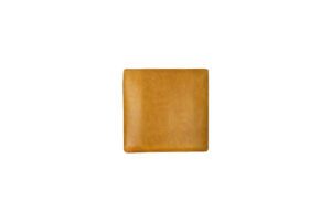 Productafbeelding van okergele leren kussen HeyHoney NAHKA